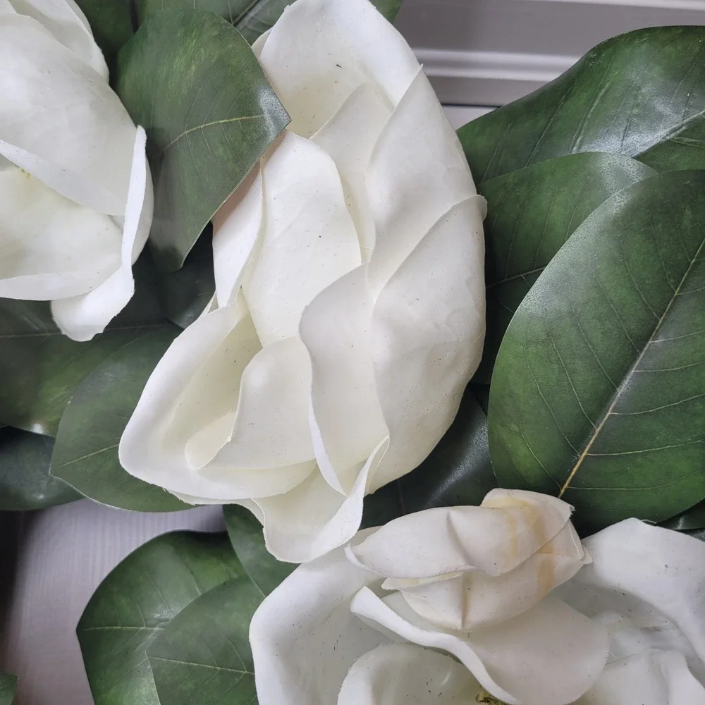 Grandin Road Magnolia Wreath 24 Inch White Floral Faux Greenery 162548